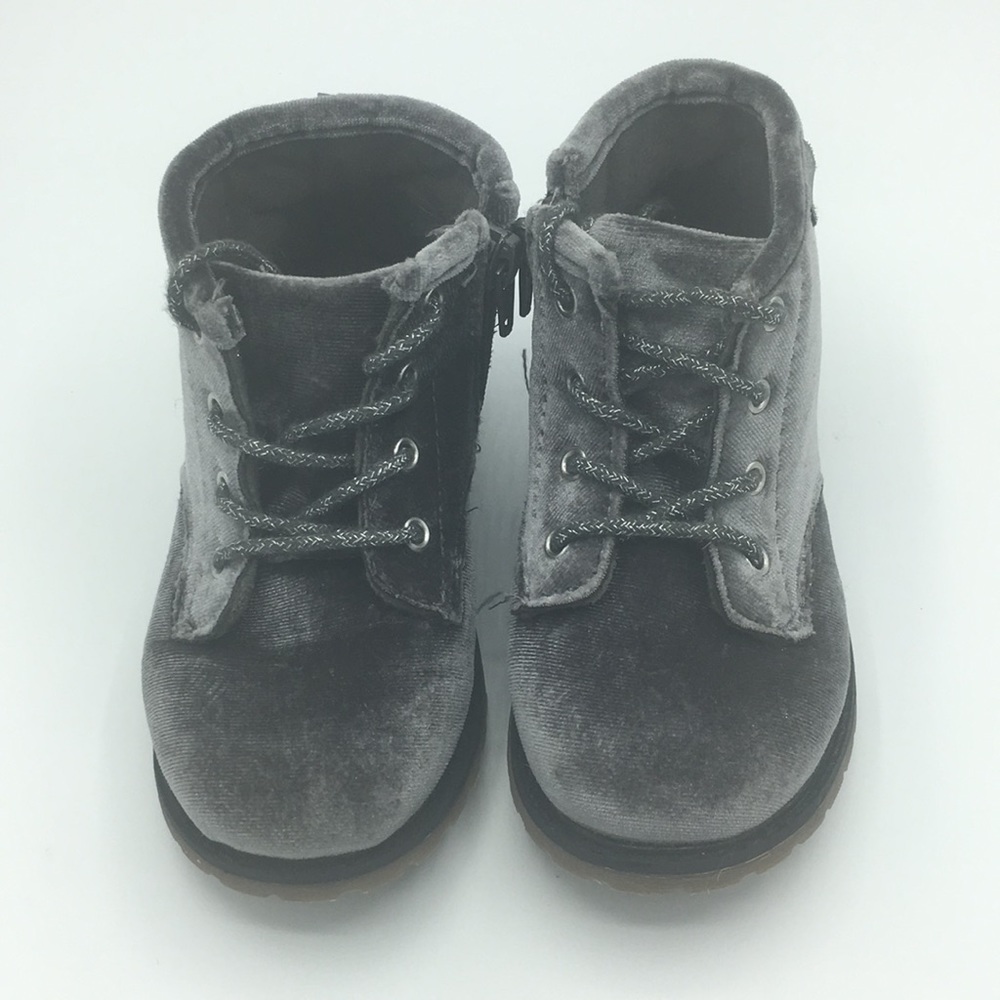 Oshkosh boots ON SALE!!!
